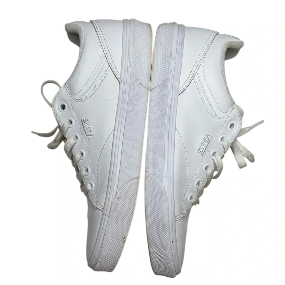 Vans White Leather Women’s Seldan Skate Sneaker Size 8.5